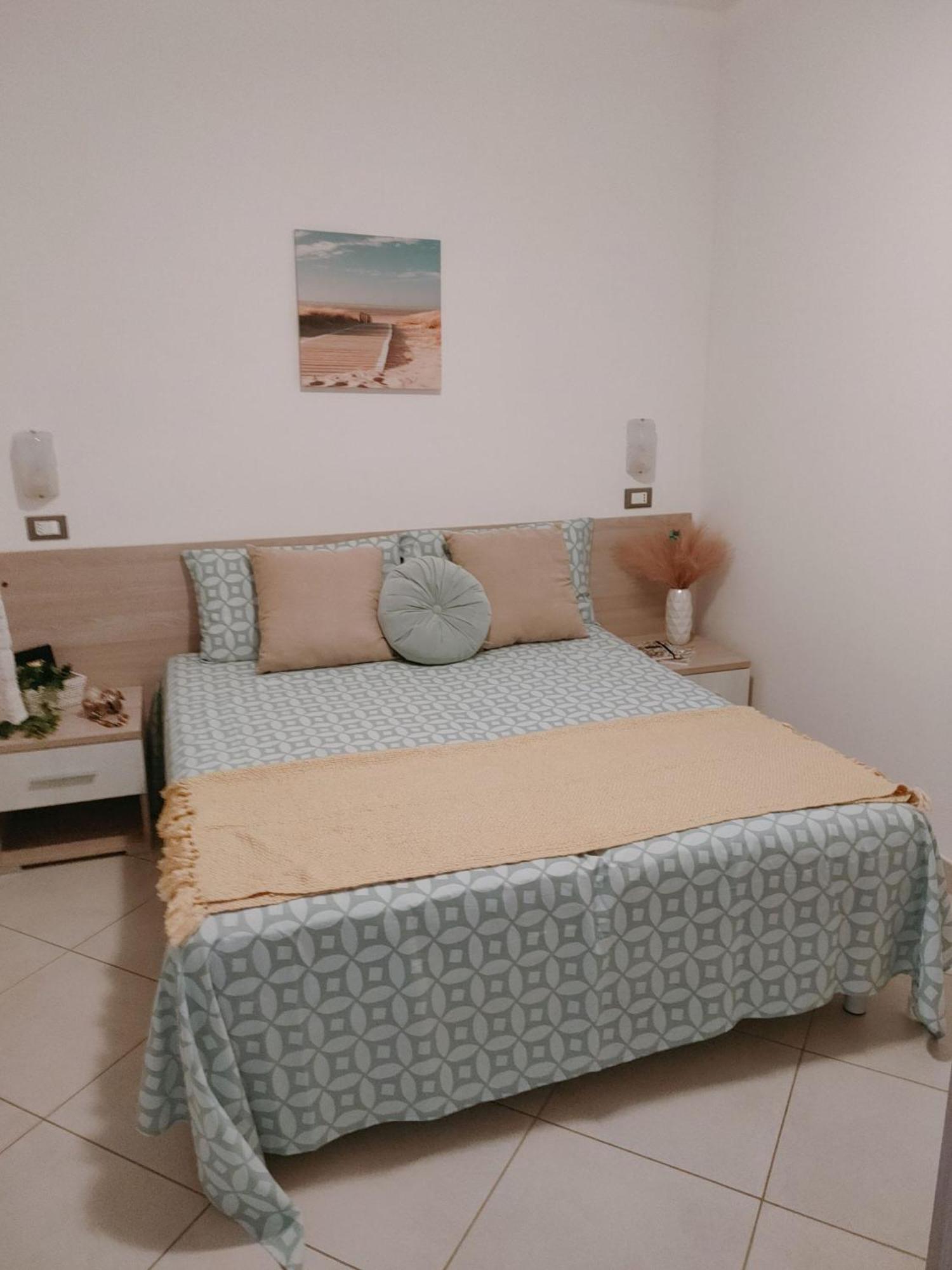 Recently Renovated Two Bedroom Flat In Appartamento *